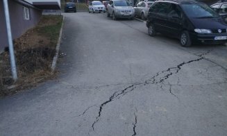 Floreştenii de pe strada Valea Gârboului sunt îngroziţi. Şantierul vecin avansează nestingherit, iar lor le fuge pământul de sub picioare