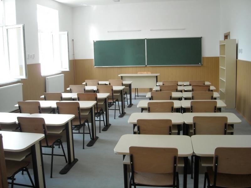 Cele două situații în care elevii scapă de masca de protecție în școli