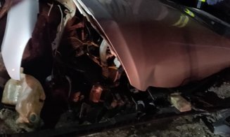 ACCIDENT GRAV la Cluj. Un şofer a murit după ce a intrat pe contrasens şi s-a izbit de un cap de pod