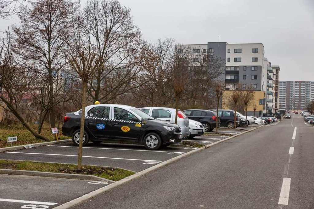 Propunere pentru parcările din cartiere: share la loc şi reducere pentru proprietar la parcările din centru