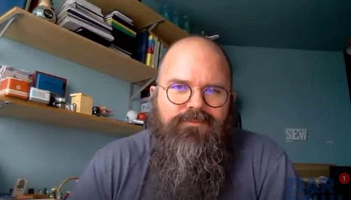 Răzvan Cherecheş: Decizia de suspendare a vaccinării cu AstraZeneca este una politică. "Cei care urmează să faceți prima doză sau rapelul, mergeți liniștiți să îl faceți"