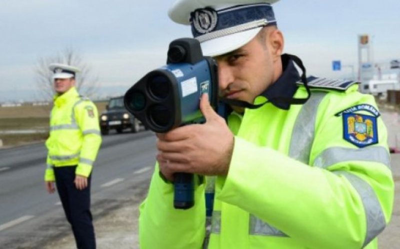 Curse de viteză pe drumurile din Cluj. Doi șoferi au fost prinși cu 171 km/h
