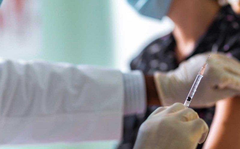 În ultimele 24 de ore peste două mii de persoane s-au vaccinat la Cluj. Numărul clujenilor imunizați trece de 107 mii