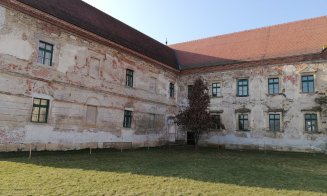 Ferestre pe Castelul Banffy, după aproape 80 de ani!