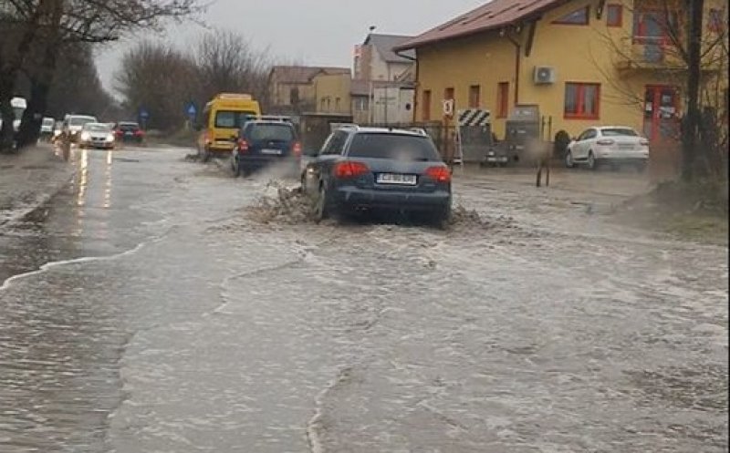 "Bazin olimpic" şi în Someşeni după ploaia de astă noapte