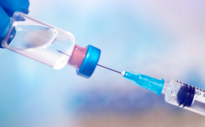 Când poate primi a doua doză de vaccin cineva care refuză rapelul cu serul AstraZeneca