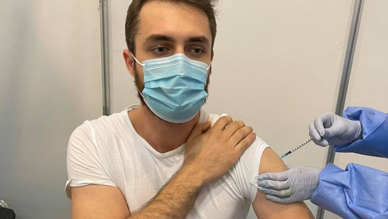 A primit vaccinul greşit şi i se spune că "nu e o problemă", dar îşi poate lua adio de la adeverinţa de vaccinare