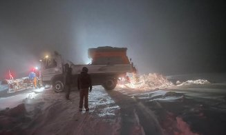 Iarnă în toată regula în zona de munte din Cluj. Voluntarii Rescue 4x4 au avut program încărcat