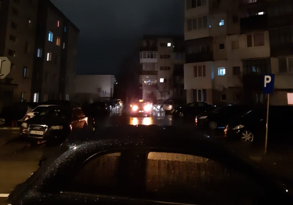 Clujenii de pe Cojocnei se plâng că nu au iluminare stradală de două nopţi într-o zonă periculoasă a oraşului