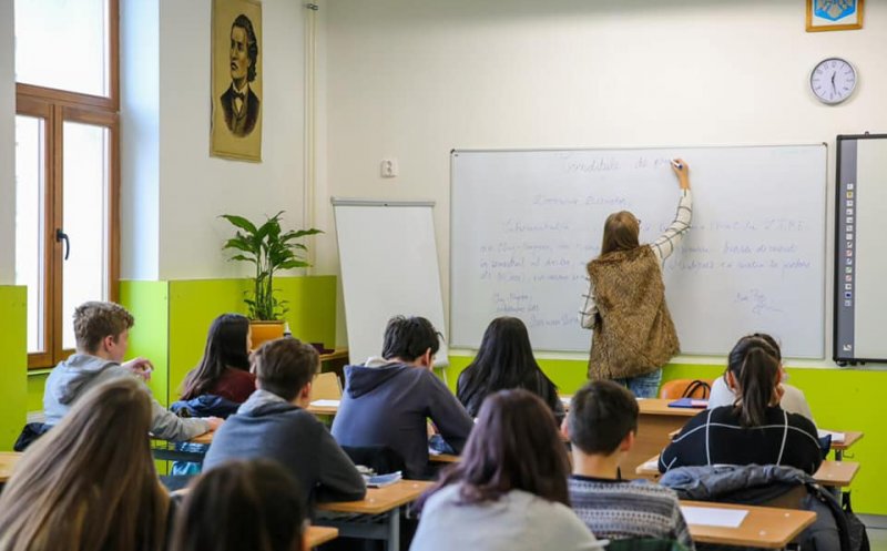 Cresc bursele școlare pentru elevii din Cluj-Napoca. Boc: „Educația pe primul loc”
