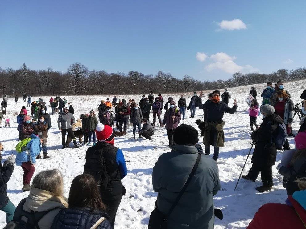 SUTE de clujeni au participat la „Marșul Haosului Imobiliar”, pentru a apăra Pădurea Hoia-Baciu