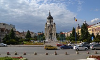 Haine europene pentru Piaţa Avram Iancu. Boc: "Cât îs eu primar, nu se atinge nimeni de statuia aia!"