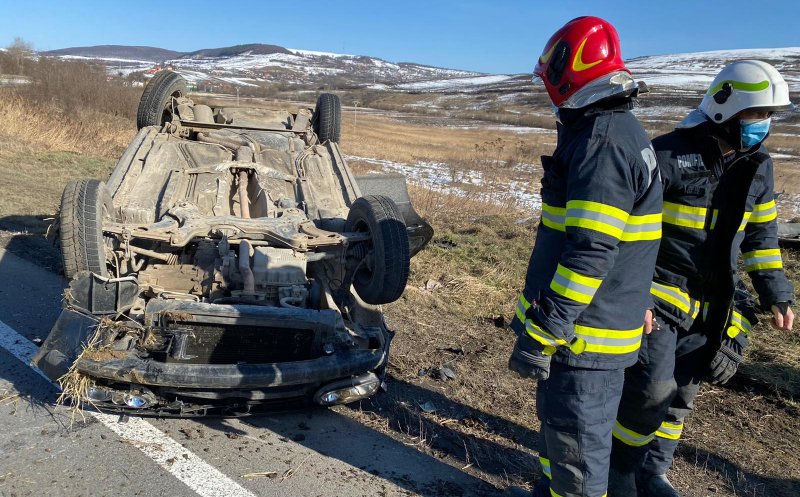 Mașină răsturnată pe Cluj - Turda. A intervenit SMURD
