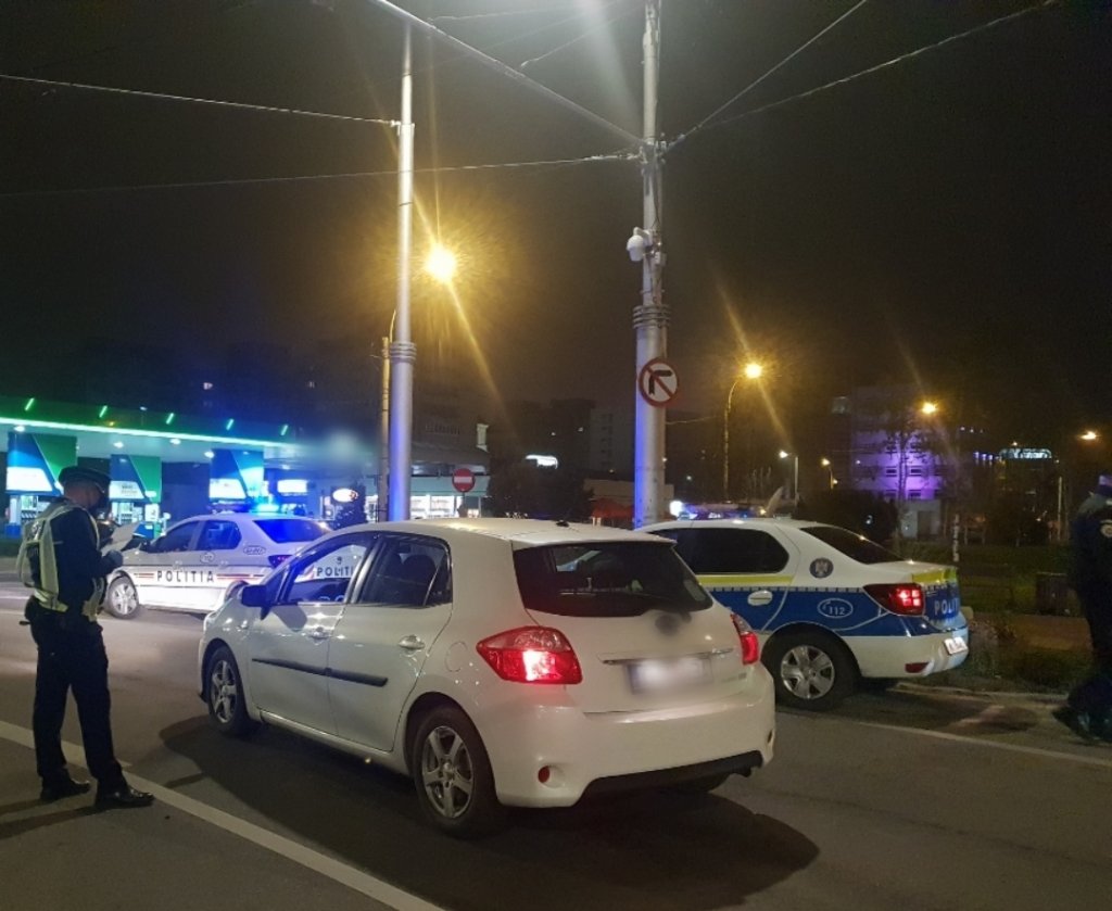 Cum arată declarația pe propria răspundere și adeverința de la angajator, pentru circulația după ora 20:00/ DESCARCĂ formularele