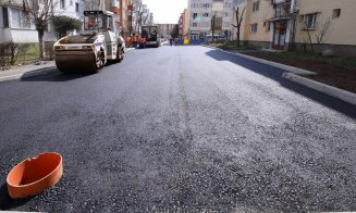 Se asfaltează strada Calea Victoriei din Turda