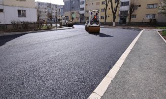 Se asfaltează strada Calea Victoriei din Turda