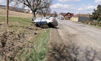 Încă o mașină răsturnată la Cluj. "Fără victime, au fugit toți"