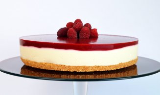 Desert de primăvară: Cheesecake fara coacere cu Zmeura