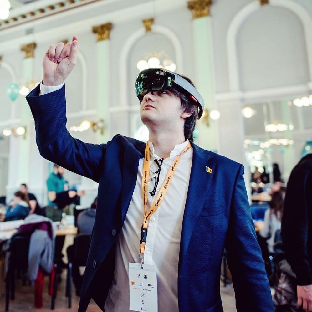 Startup-ul cu ochelari pentru nevăzători de la Cluj are un nou acționar