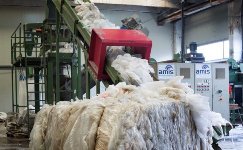 Milionarul clujean Dorel Goia va cumpăra fabrica Somplast