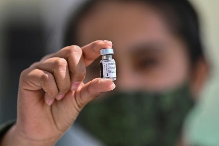 Vaccinul Pfizer a fost falsificat. Unde au primit oamenii doze cu tratament anti-rid în loc de ser anti-COVID