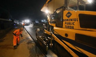 Continuă modernizarea la Turda. A început asfaltarea pe două străzi importante