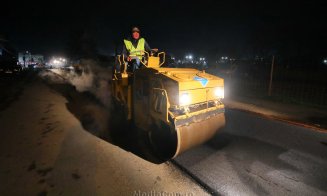 Continuă modernizarea străzilor din Turda. A început asfaltarea pe două artere importante