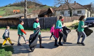 Acțiune de ecologizare în Baciu. Cu mic, cu mare, voluntarii au curățat zona pentru a menține mediul curat