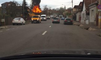 Casă cuprinsă de flăcări pe strada Giordano Bruno din Cluj-Napoca