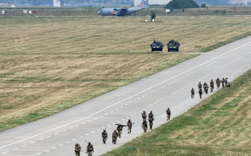 Interes enorm pentru modernizarea Bazei NATO din Cluj. S-au înscris 67 de firme!