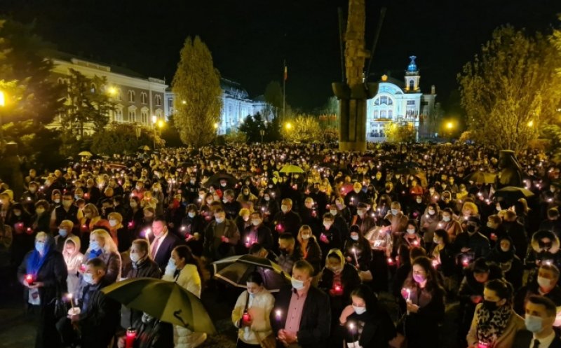 Mii de credincioși au participat la slujba de Înviere şi au luat Lumina Sfântă de la Catedrala Mitropolitană din Cluj-Napoca