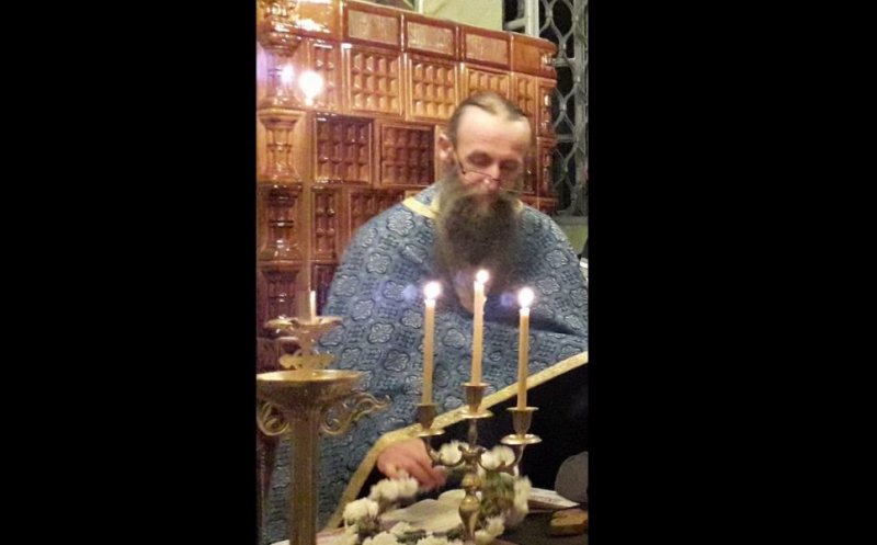 Un părinte a murit în timpul slujbei de Înviere. Credincioșii îl plâng: „A fost atât de bun, de blând, de milostiv…”