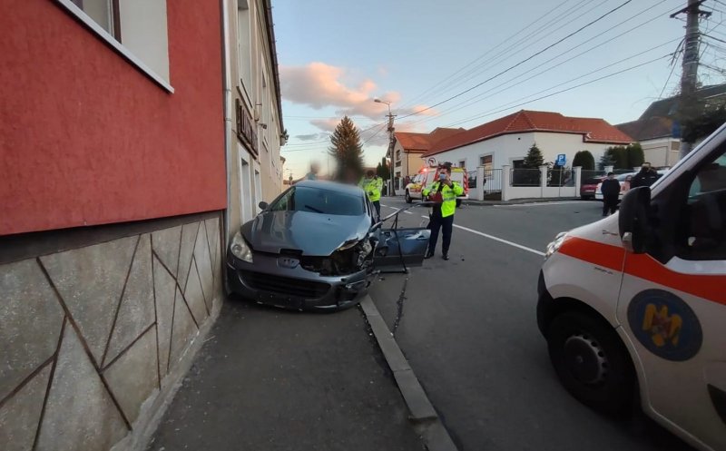 Accident grav în Cluj-Napoca / O persoană a fost transportată la spital