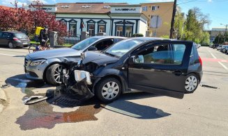 Accident într-o intersecție din Grigorescu. O persoană a ajuns la spital