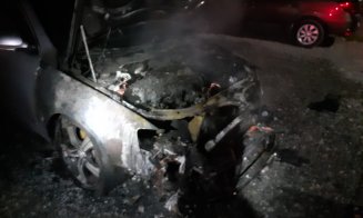 O maşină s-a făcut scrum în Floreşti. Care a fost cauza incendiului