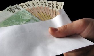 Profesor de la Universitatea Tehnică, trimis la închisoare pentru mită în plicuri cu euro