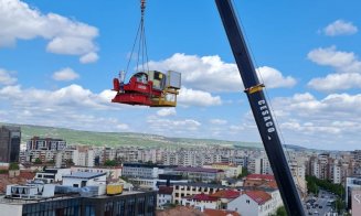 Constructorii de la Kesz au demontat macaraua mare de pe Banca Transilvania