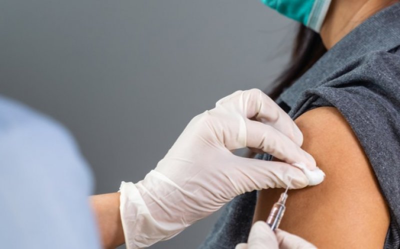 De ce poți face Covid-19 chiar dacă ești vaccinat?