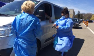 Centrul drive-thru, luat cu asalt de clujeni. Aproape 1.000 de persoane vaccinate în mașină doar ieri
