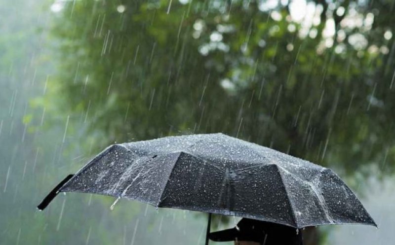 Clujul rămâne şi vineri dimineaţă sub avertizare de Cod galben de ploi torenţiale