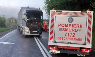 Accident rutier pe DN 1, pe raza localității Morlaca din Cluj. Un bărbat a fost descarcerat şi a ajuns în spital
