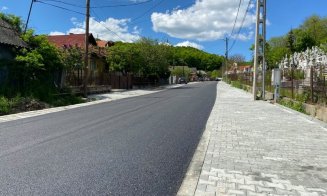 Se lucrează de zor pe străzile Dejului