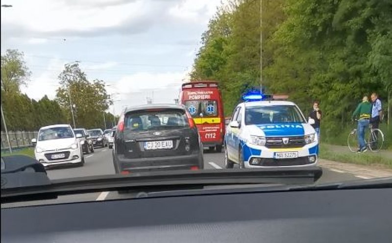 Incident la intrarea în Cluj dinspre Florești. Biciclist preluat de SMURD după ce i s-a făcut rău și s-a prăbușit în drum