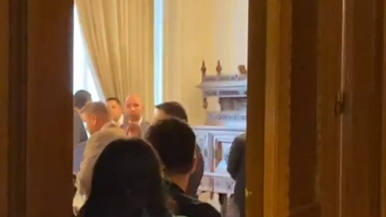 Ludovic Orban, petrecere la Parlament cu invitați FĂRĂ mască în interior. Legea spune că e interzis