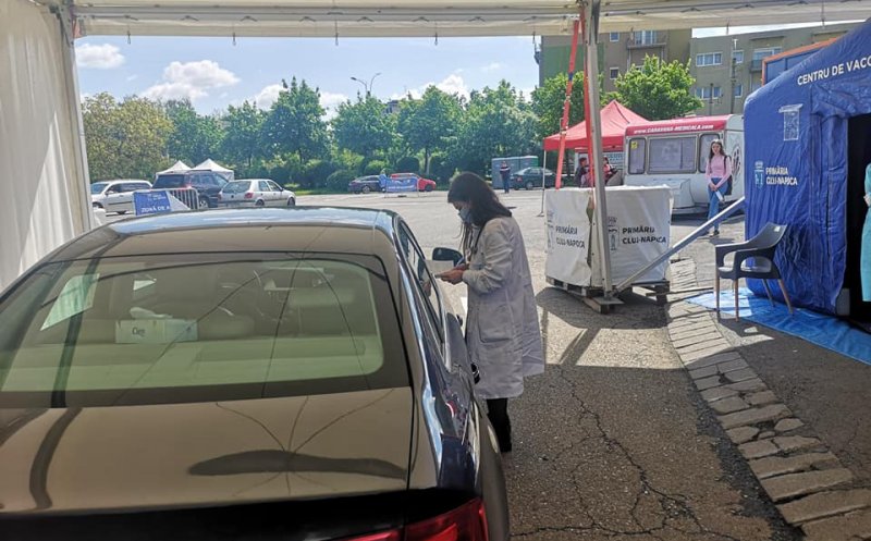 Această tânără medic oncolog, responsabilă de succesul centrului drive thru: 5% din populaţia judeţului, vaccinată în 1 lună