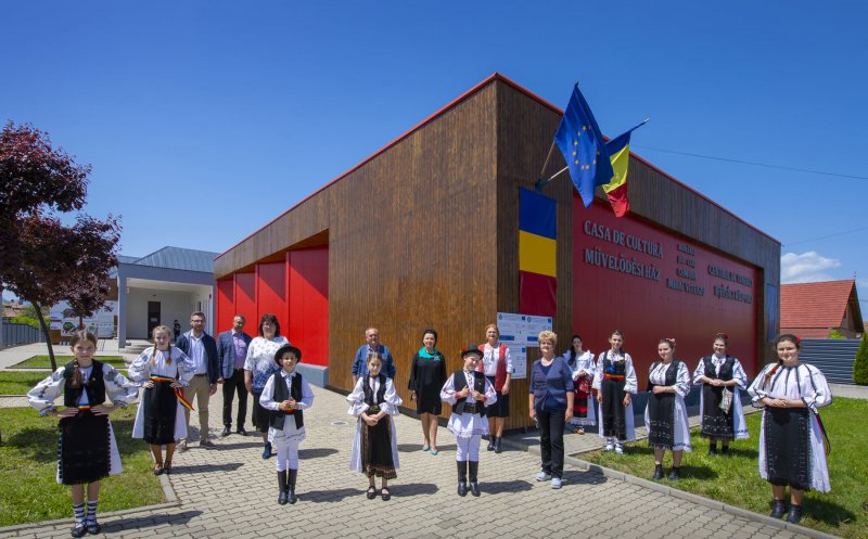 Zeci de tineri din Cluj au sărbătorit Ziua Copilului în avans. Față în față cu tradițiile populare