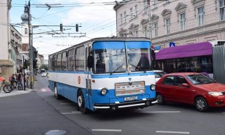 Cel mai bătrân autobuz funcțional al Clujului, în luptă cu "electricele"