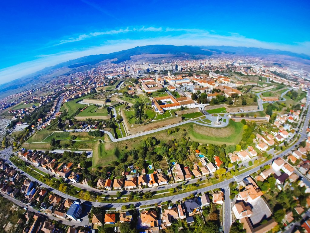 Topul Smart City: Alba Iulia rămâne pe primul loc, urmată de Cluj Napoca şi de Iaşi