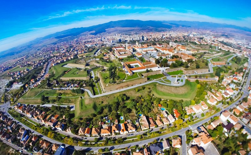 Topul Smart City: Alba Iulia rămâne pe primul loc, urmată de Cluj Napoca şi de Iaşi