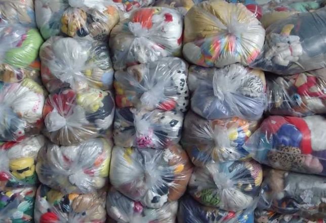 16 TONE din Germania, cu lenjerie intimă și prosoape folosite, urmau drumul spre Cluj! GUNOIUL, întors de vameşi